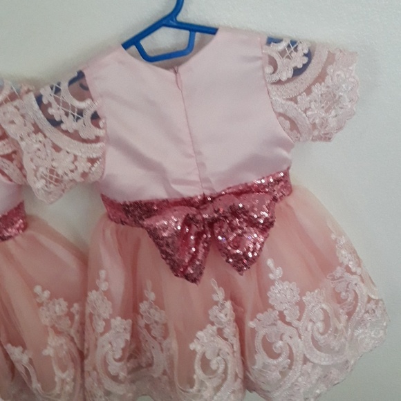 Dresses - Picture 2 of 3